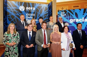 La empresa familiar de Alicante premia a Plásticos Inden, Avecox, Port Hotels y a Rafael Bernabeu