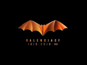 El Valéncia CF firma la paz con Batman: El Murciélago del centenario ya es legal