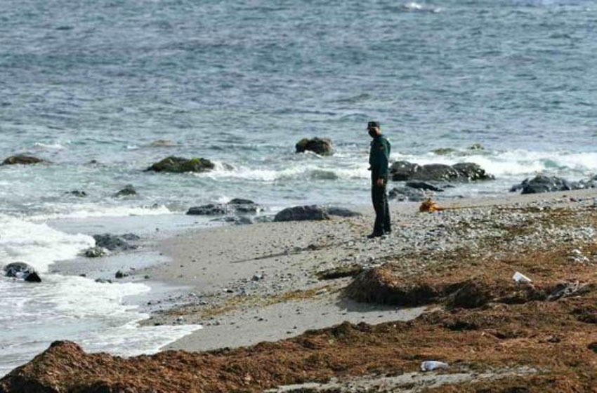 Un guardia civil fuera de servicio salva a tres niños que se ahogaban en una playa de Castellón
