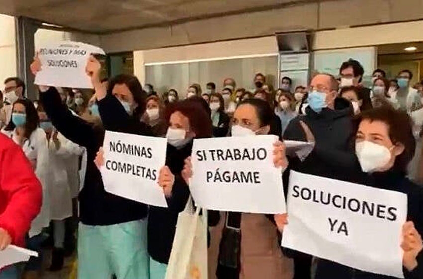 Los trabajadores del Hospital de Torrevieja reclaman al Consell sus nóminas
