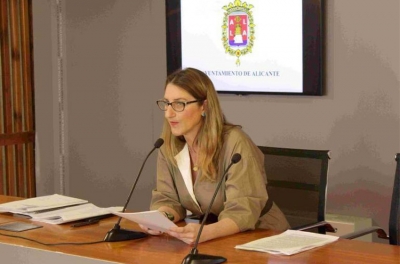 La concejal de Empleo de Alicante: “El curso de tarot para el éxito empresarial es ridículo”