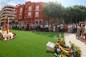 Homenaje a las víctimas de atentado terrorista de Muchamiel en su 30 aniversario sin Puig ni Ribera